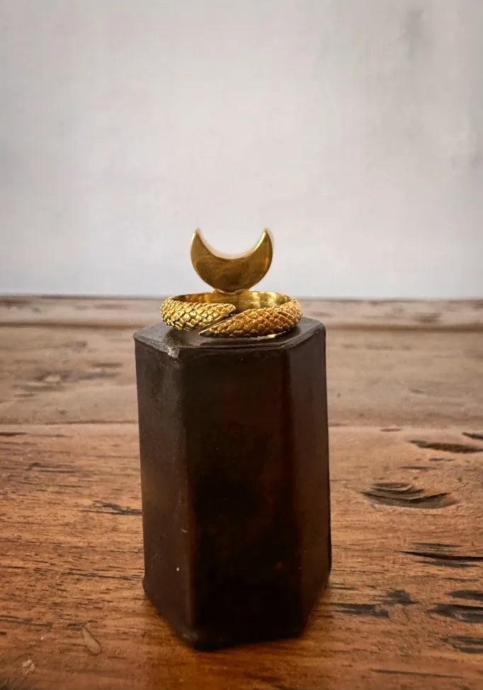 Priestess Ring