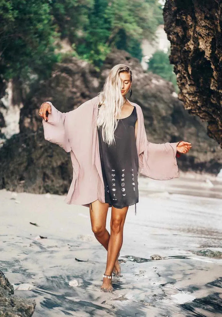 The Classic Angel Wing Kimono Viscose - Mushroom - 75cm