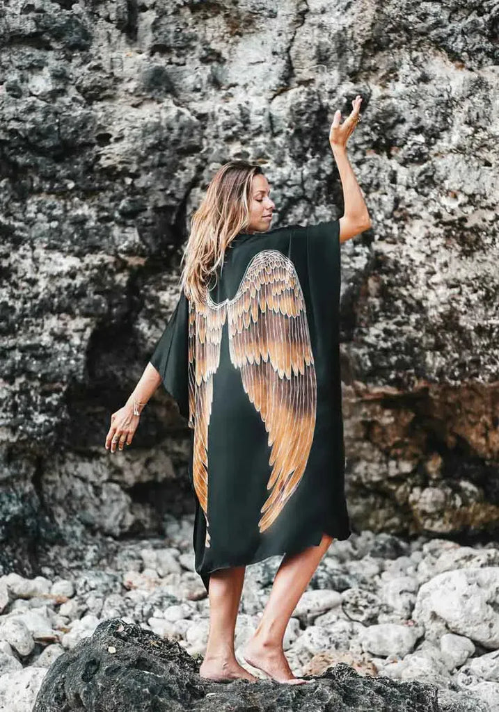 Silk - Black with Caramel Wings